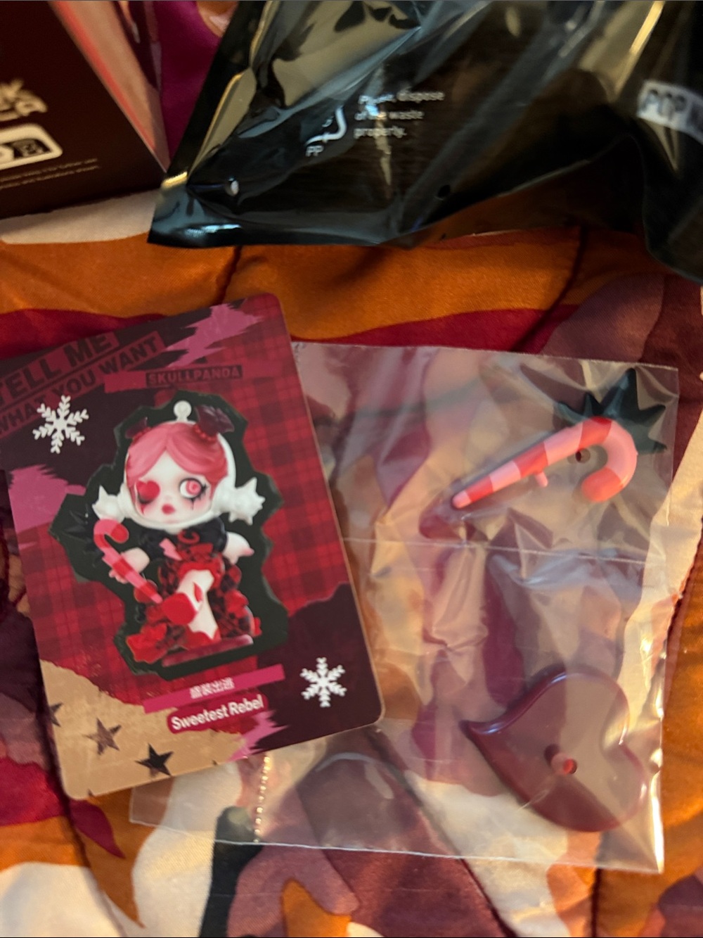 Skullpanda Tell Me What You Want Series “Sweetest Rebel” Christmas Figure - Picture 13 of 13